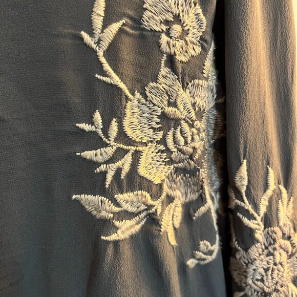 Johnny Was Grey Silk Bomber Jacket with White Floral Embroidery EUC - Picture 9 of 13